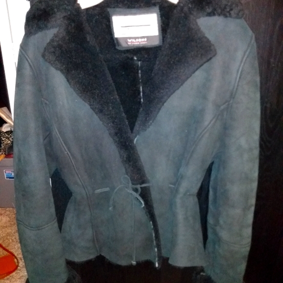 Wilson's ladies short sheepskin black jacket, size S/M. - Picture 1 of 3